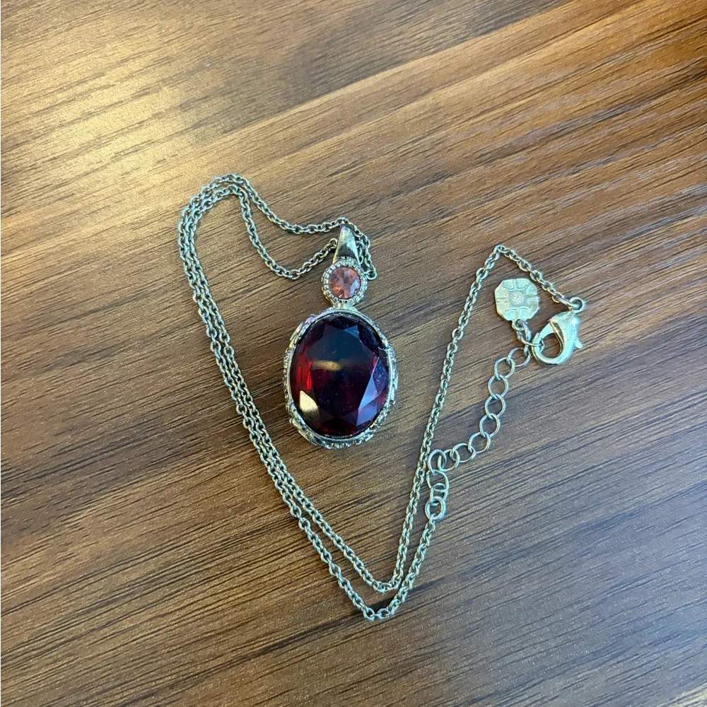 Monet gold chain